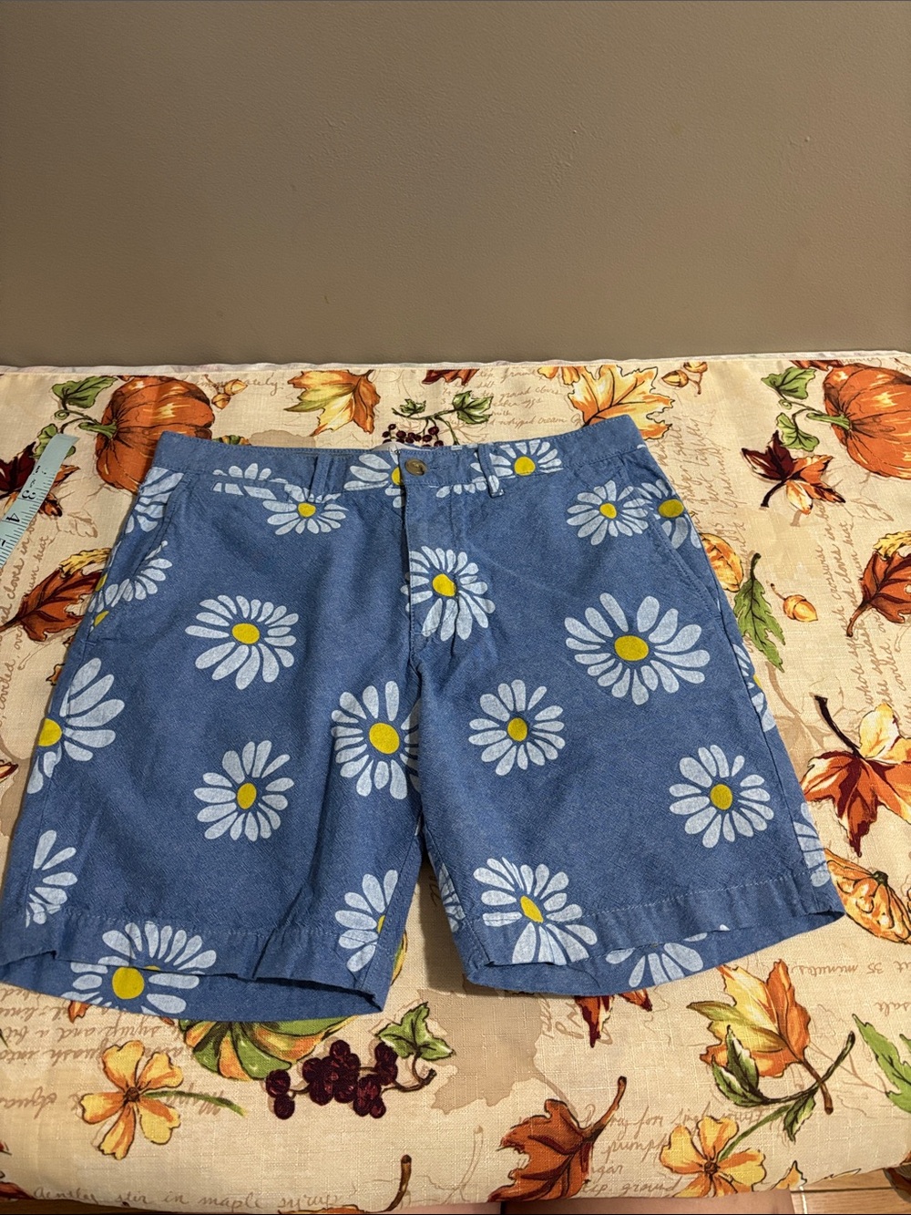 Original Penguin Blue Daisy-Print Flat Front Men’s Shorts